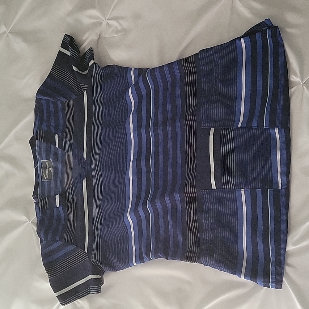 Butter soft, women's scrub top. Size xs.